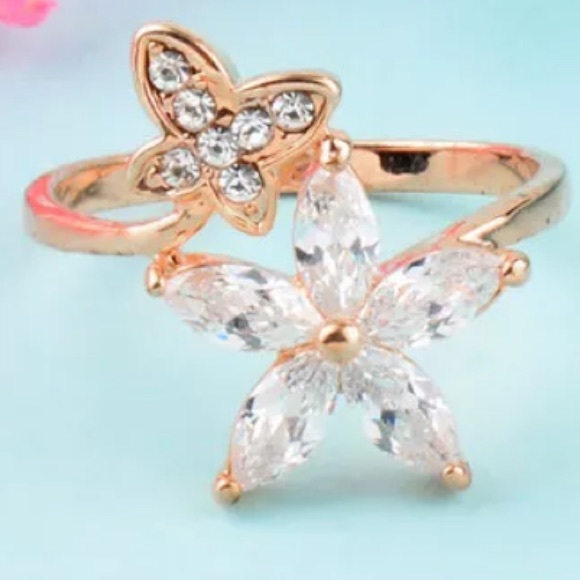 New Item✨ Crystal Butterfly Flower Ring 🦋✨ - Picture 3 of 4